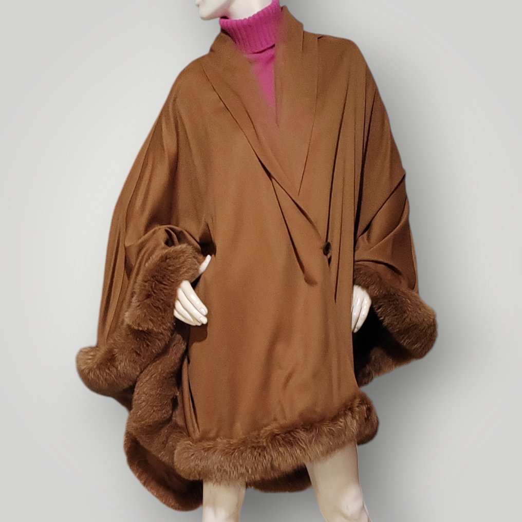 Artisan Furrier - Capă #1.0