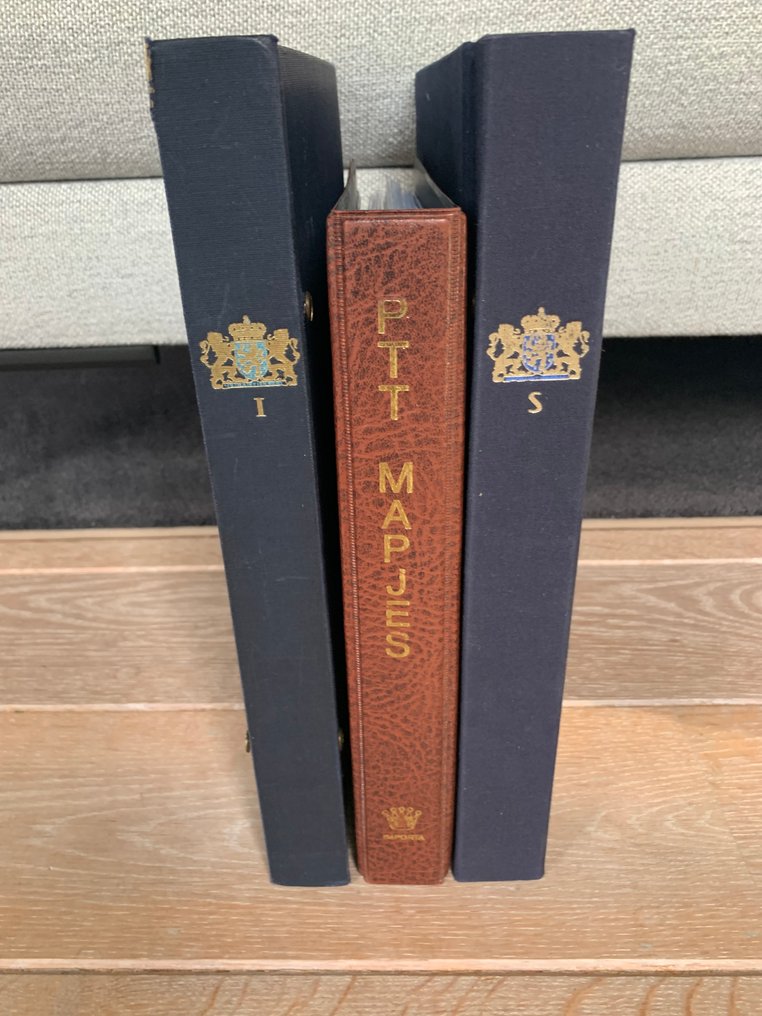 Países Bajos  - Tres conjuntos sellados #1.0