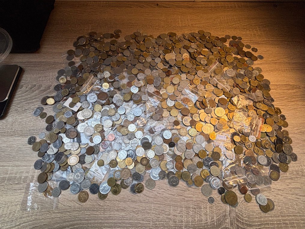 Κόσμος. Lot van 8 kilo wereldmunten (geen penningen)  (χωρίς τιμή ασφαλείας) #2.1