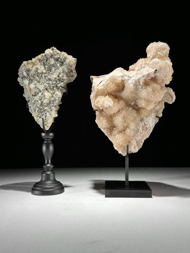 无底价——精彩的黄铁矿与淡粉色水晶簇一对,放置在定制底座上。 水晶- 4600 g - (2) #1.0