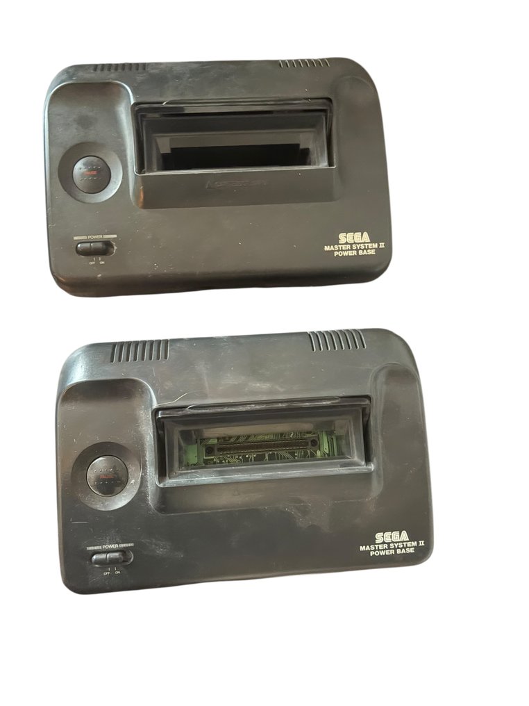 Sega - Master System - 2 Sega Mastersystem 2 + 6 controllers + 7 games - 電玩遊戲機 + 遊戲 - 無原裝盒 #1.0