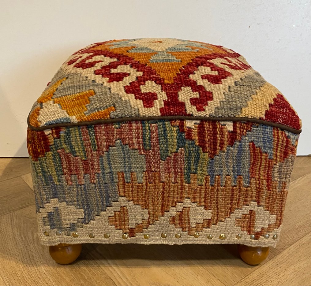 Πουφ - Μαλλί, Ξύλο #1.0