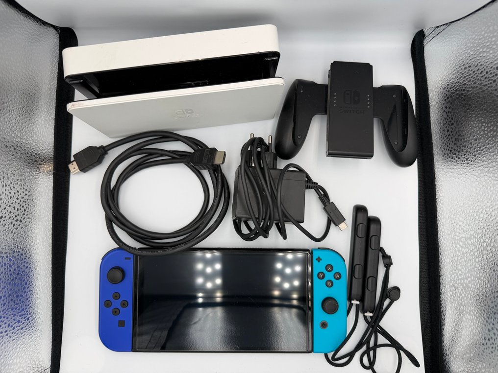 Nintendo - Switch - OLED Console + Accessories - Consolă jocuri video #1.0