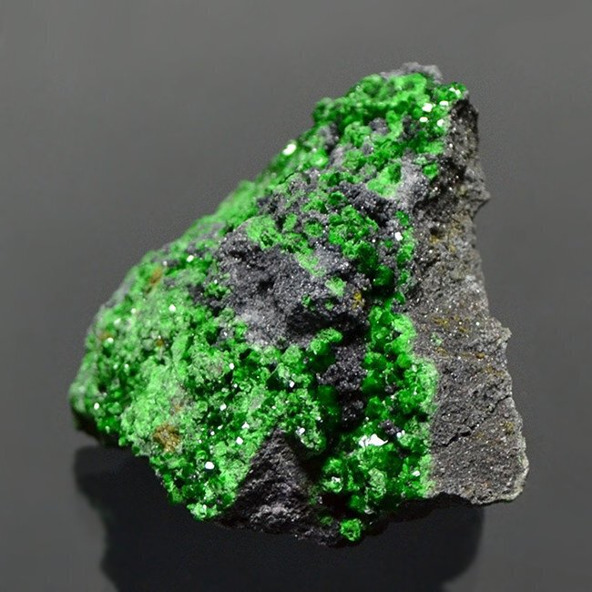 钙铬榴石/绿榴石 水晶矩晶体 - 高度: 4.5 cm - 宽度: 5 cm- 53 g #1.0