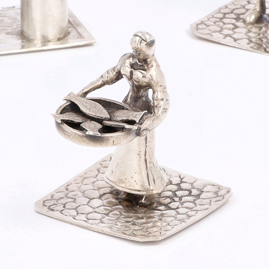 Vrouw met vis, Parapluverkoper, Vrouw bij waterput - Φιγούρα μινιατούρα  (3) - .835 silver #1.0