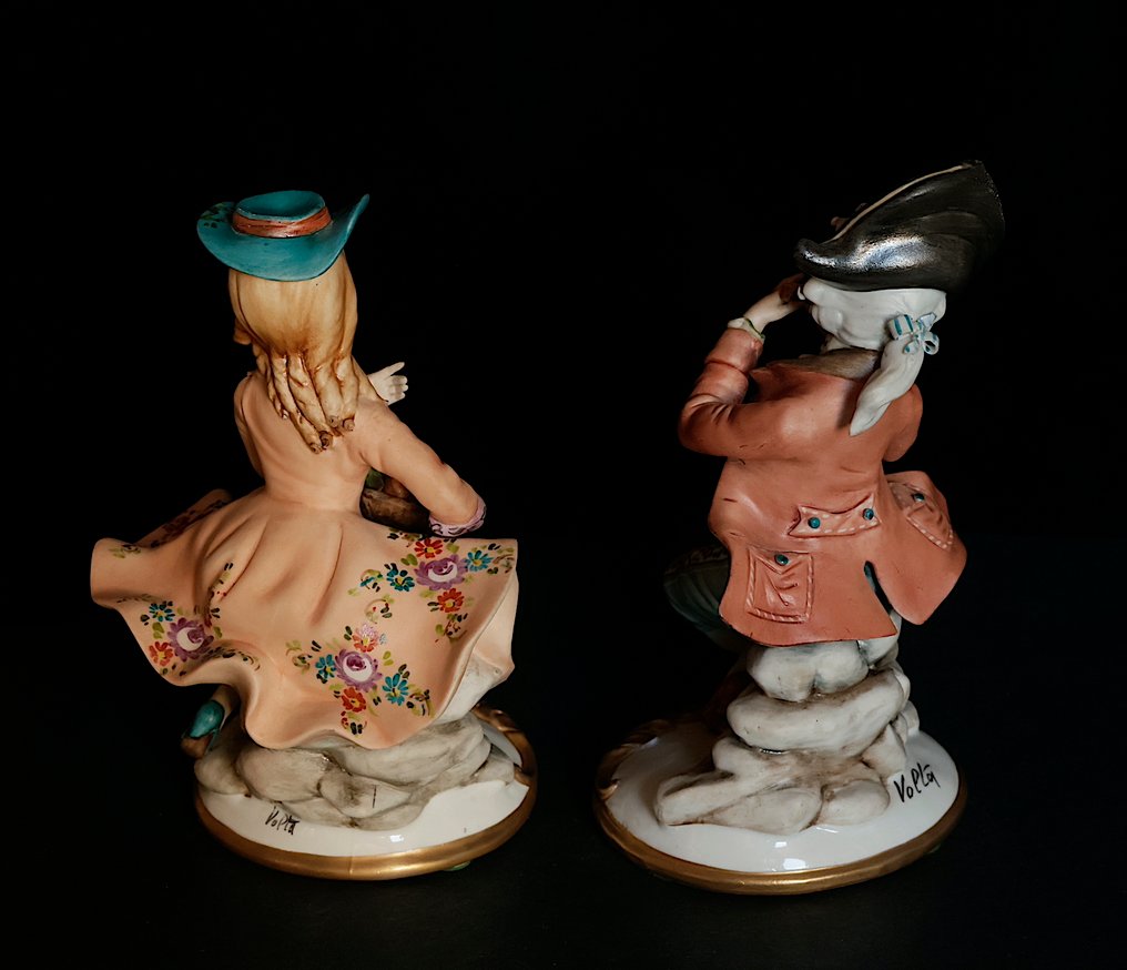 Capodimonte - Volta - Statue, "Coppia di giovani” - 15 cm - Porcelain #4.3