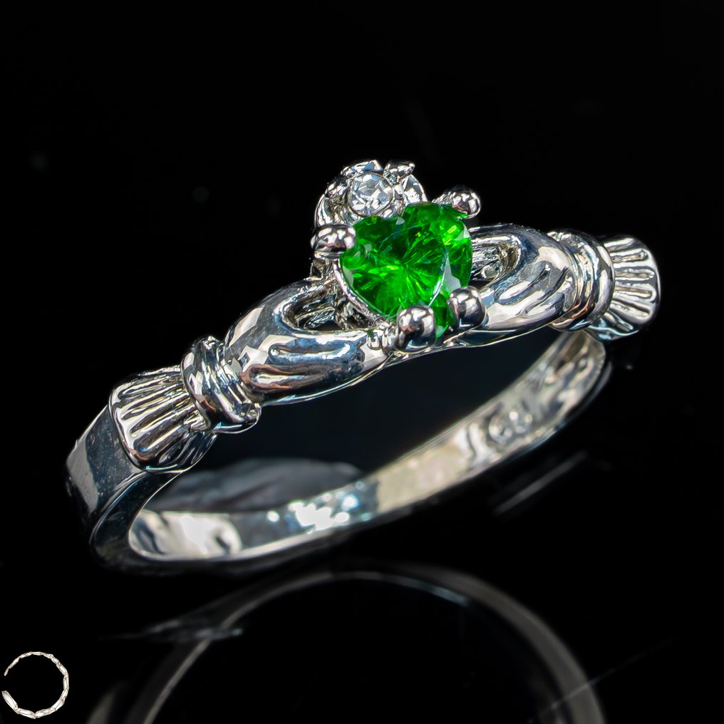 来自925纯银的独家Dioptas戒指 – 一个象征爱、忠诚与永恒之美的15.25克拉宝石- 3.05 g #1.0