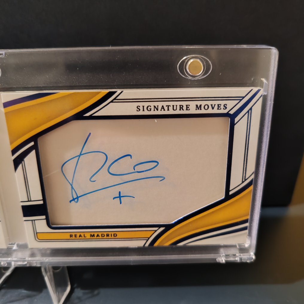 Panini Luis Figo /25 Auto Immaculate Collection - 1 Card - Excellent (EX) #1.0