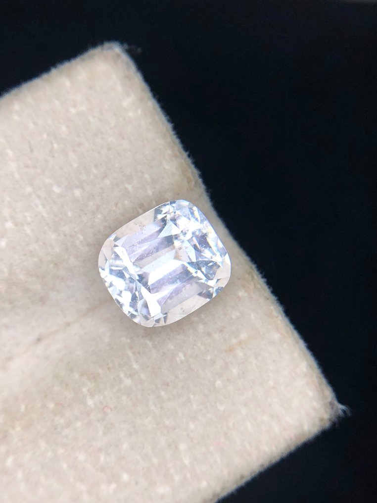 沒有保留價 - 1 pcs  無色 綠柱石  - 2.75 ct - 國際有色寶石協會 (ICA GemLab) - 天然戈申石 #3.2