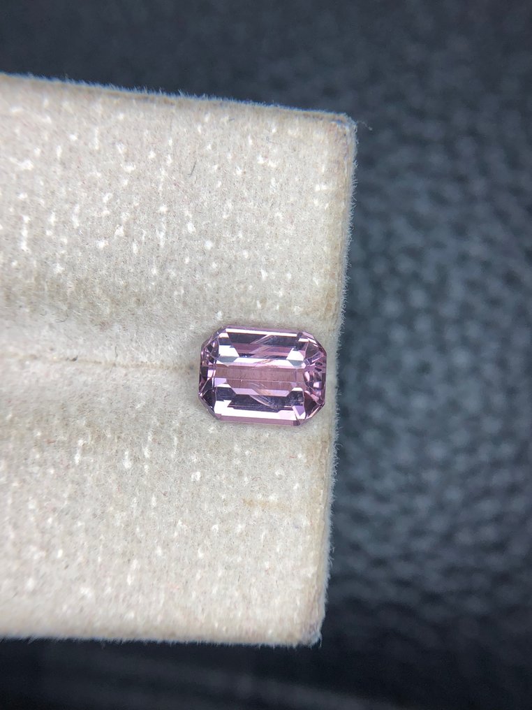 χωρίς τιμή ασφαλείας - 1 pcs Ροζ, Μωβ Σπινέλιος - 1.69 ct - Διεθνής Ένωση Έγχρωμων Πολύτιμων Λίθων (ICA GemLab) - Φυσικό ροζ σπινέλ #3.2