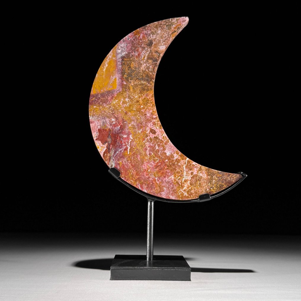 无底价 - 美丽的红玉髓 新月形,配有定制支架 - 高度: 28.8 cm - 宽度: 17.5 cm- 1300 g - (1) #1.0