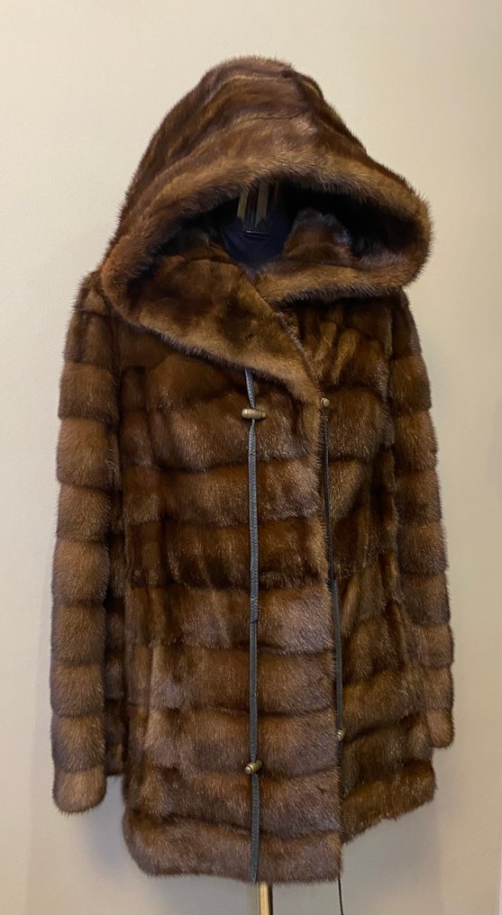 Artisan Furrier - Abrigo de piel #2.1