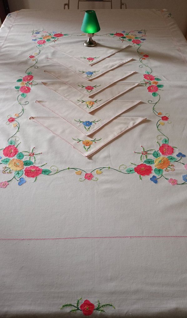 Tablecloth (7)  - 170 cm - 130 cm - Embroidery with appliqué #2.1