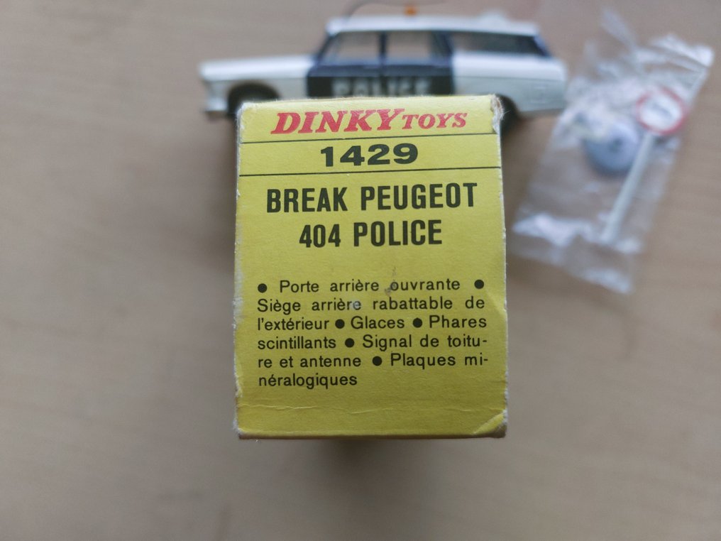 Dinky Toys 1:43 - Modellbil - Dinky Toys 1429 Peugeot 404 Break Police, Boxed #3.2