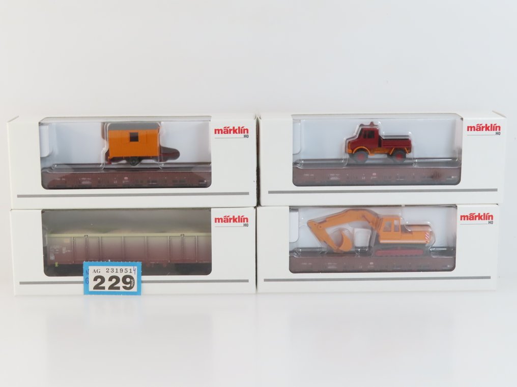 Märklin H0 - 00753-21/09/03 - Modellvonat teherfuvarozás (4) - Három darab két tengelyes platót szállító jármű ásási/munkagépekkel és négy tengelyes magas nyitott - DB #2.1