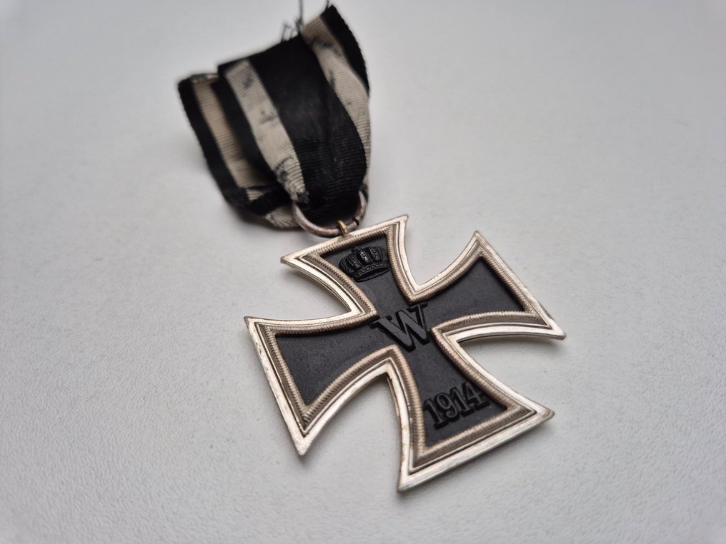 Γερμανία - Στρατιωτικό μετάλλιο - Δημοκρατικό σιδερένιο σταυρό 2ης κατηγορίας ''NACHKAUFSTUCK'' σε ΑΡΓΥΡΟ! >>> ΣΠΑΝΙΟ! - 1918 #1.0