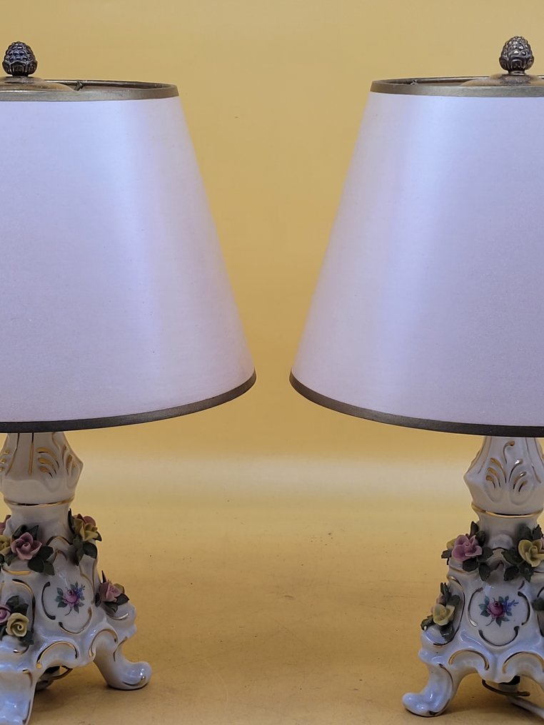 Dresden – Paar Tischlampen mit Blumenrelief – Porzellan - Lamppu (2) - Posliini #1.0