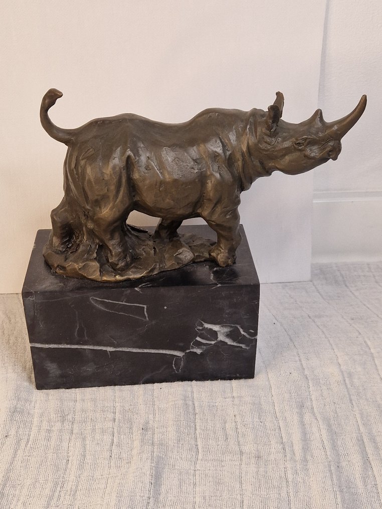J.B. Deposee - Άγαλμα, Bronzen neushoorn milo - 18 cm - Μπρούντζος, Μάρμαρο - 1960 #1.0