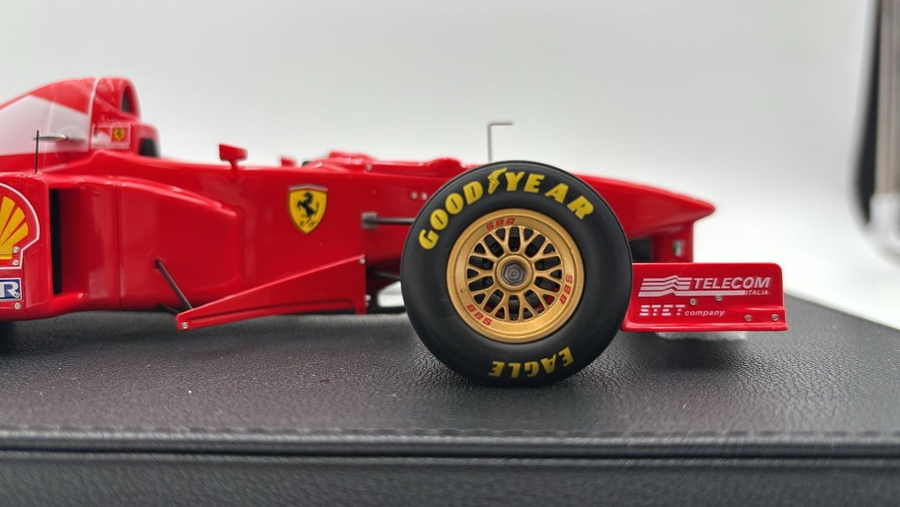 GP Replicas 1:18 - 模型汽车 - Ferrari F310B Michael Schumacher Canadian GP 1997 - (cod.C18) #4.3
