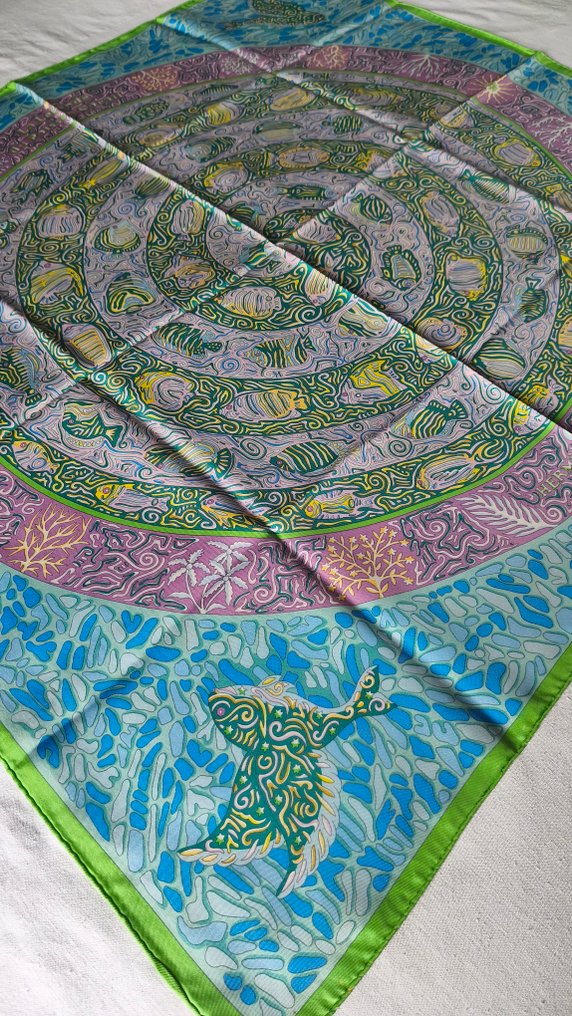 Hermès - LA LÉGENDE DU POISSON CORAIL by Christine Henry, recherché - Fular #4.3