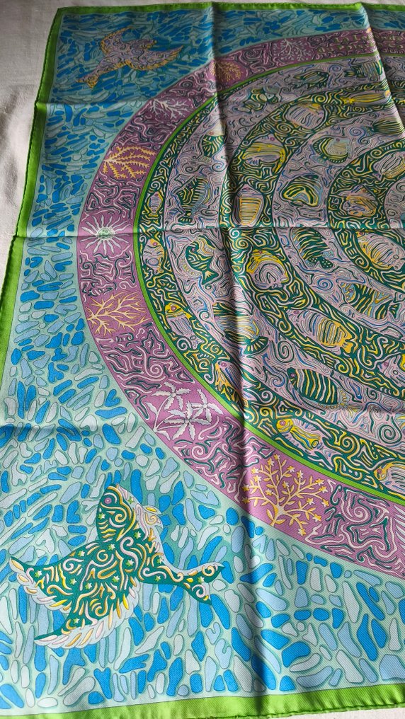 Hermès - LA LÉGENDE DU POISSON CORAIL by Christine Henry, recherché - Fular #2.1