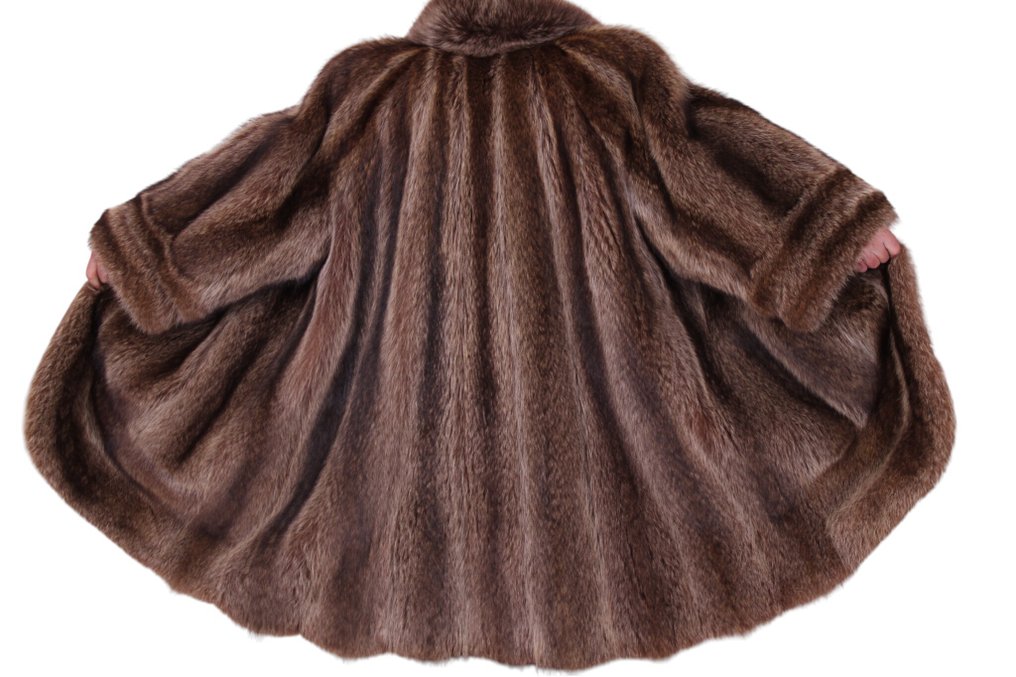 Artisan Furrier - Abrigo de piel #2.1