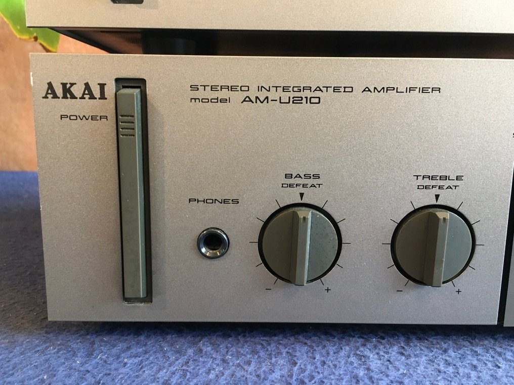 Akai - AM-U210 AT-S210 Solid state integrated amplifier #3.2