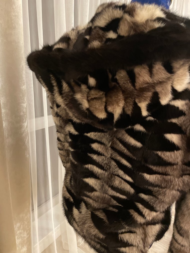 Artisan Furrier - Abrigo #4.3