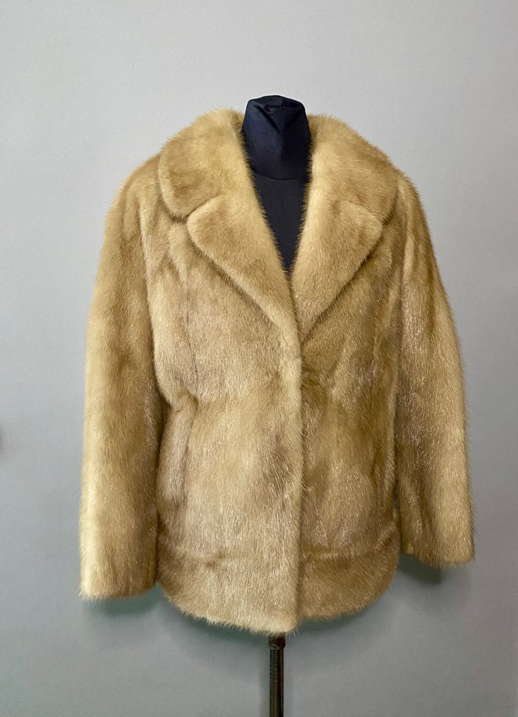 Artisan Furrier - Abrigo de piel #4.3