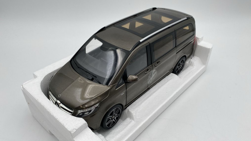 Norev 1:18 - Miniatura de carro - Mercedes-Benz V-Class AMG-Line 2018 - (cod.C43) #1.0