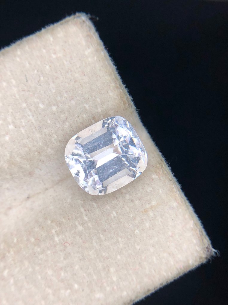 沒有保留價 - 1 pcs  無色 綠柱石  - 2.75 ct - 國際有色寶石協會 (ICA GemLab) - 天然戈申石 #2.1