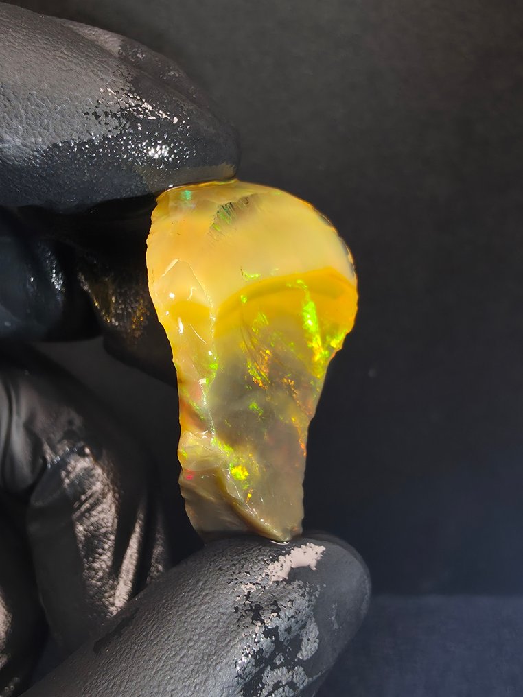 43.30ct Natural Crystal Opal Specimen Rough- 8.66 g #4.3