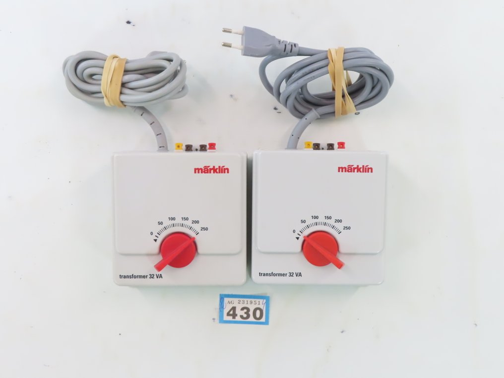 Märklin H0 - 6647 - 模型火車控制單元 (2) - 2x 32VA 强力列车电压调节器/变压器 #2.1