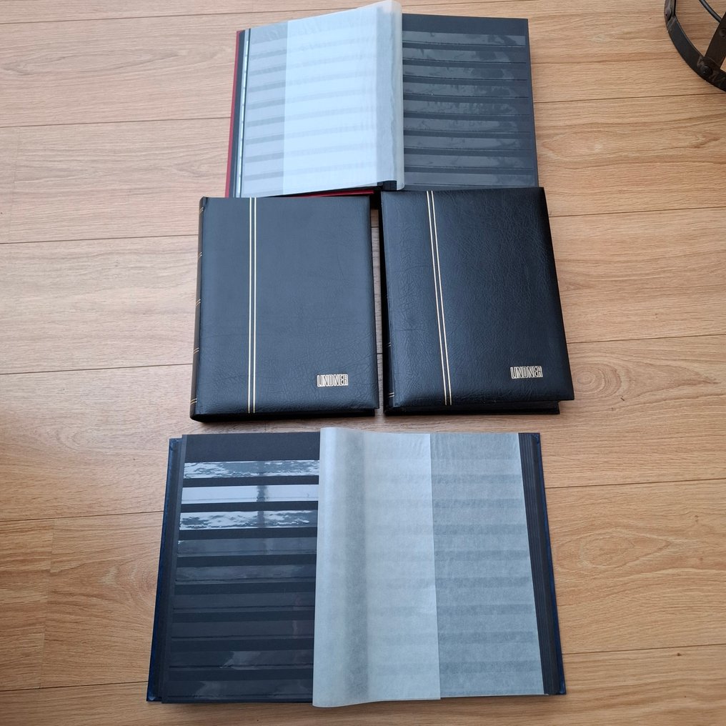 空白插入书  - 4本厚实的插页簿，带有黑色封面（30/32页，60/64页）。质量良好，几乎全新。 #1.0