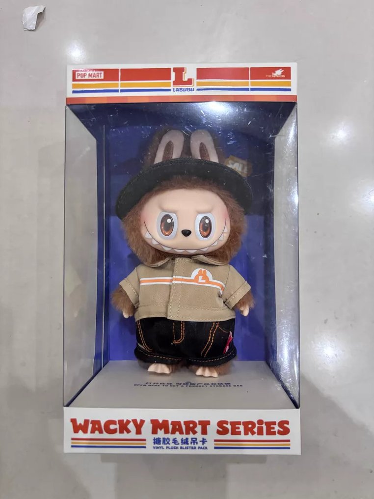 POP MART - Figur - Labubu Wacky Mart Series - Vinyl #1.0