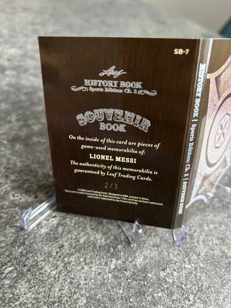 2025 Leaf History Book Lionel Messi 2/3 Souvenir Book - 1 Card - Casi impecable (CI) #2.1