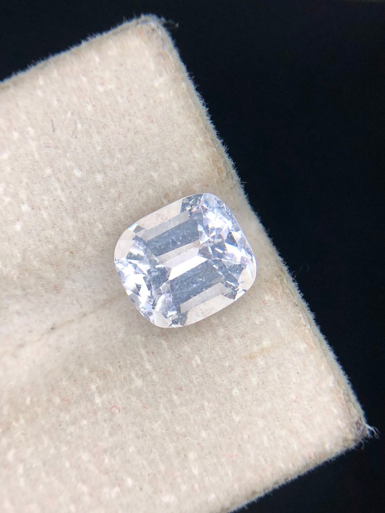 沒有保留價 - 1 pcs  無色 綠柱石  - 2.75 ct - 國際有色寶石協會 (ICA GemLab) - 天然戈申石 #1.0