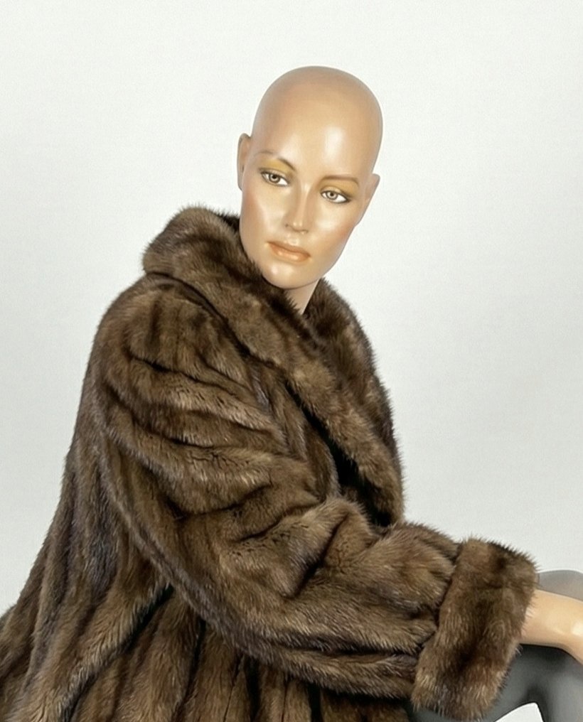 Artisan Furrier - Abrigo de piel #2.1