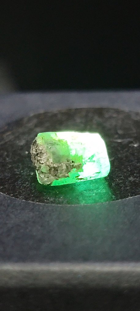 Emerald Rough- 3.86 g - (4) #4.3