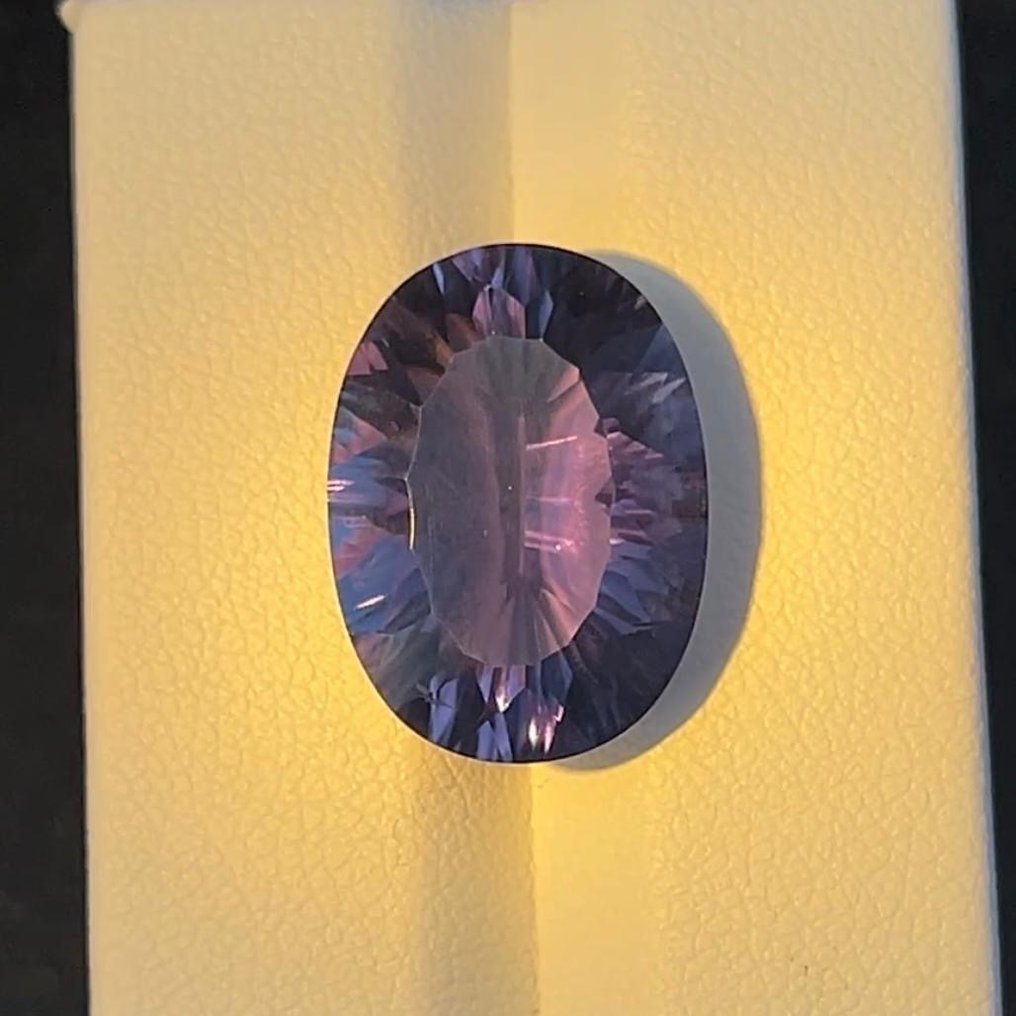 沒有保留價 - 1 pcs  綠色 螢石  - 13.88 ct - 國際有色寶石協會 (ICA GemLab) - 变色萤石 #1.0