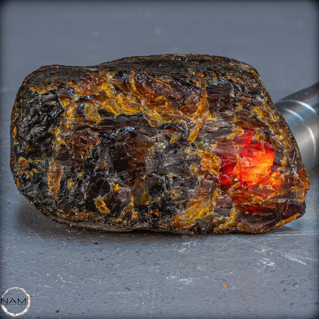 天然的红色琥珀 过去时代的熊熊烈火- 90.57 g #1.0