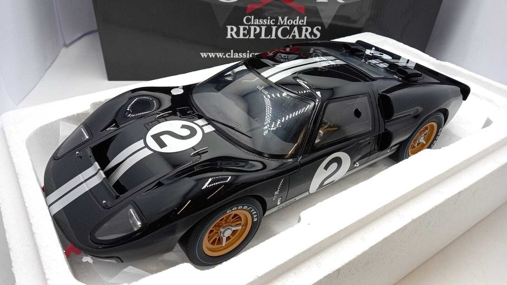 CMR 1:12 - Model car - Ford GT40 24 Le Mans 1966 - (cod.C50) #1.0