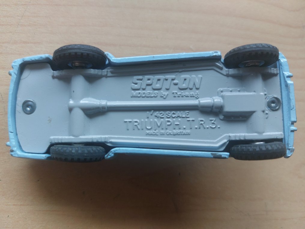 Tri-ang 1:43 - Modelbil - No.108 Tri-ang Spot-On Triumph TR3, Boxed #2.1