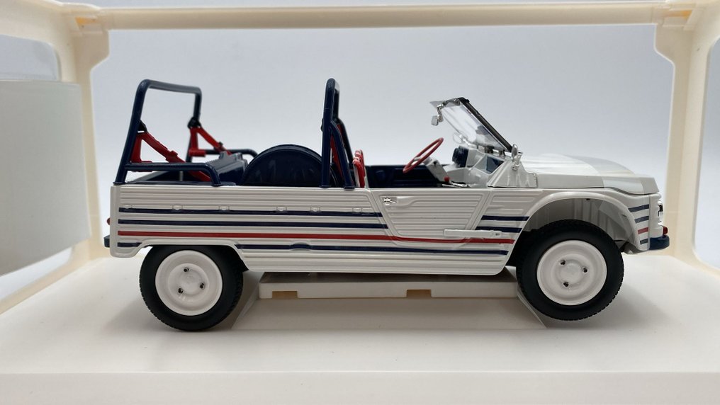 Norev 1:18 - Modellauto - Norev - (cod.C12) #3.2