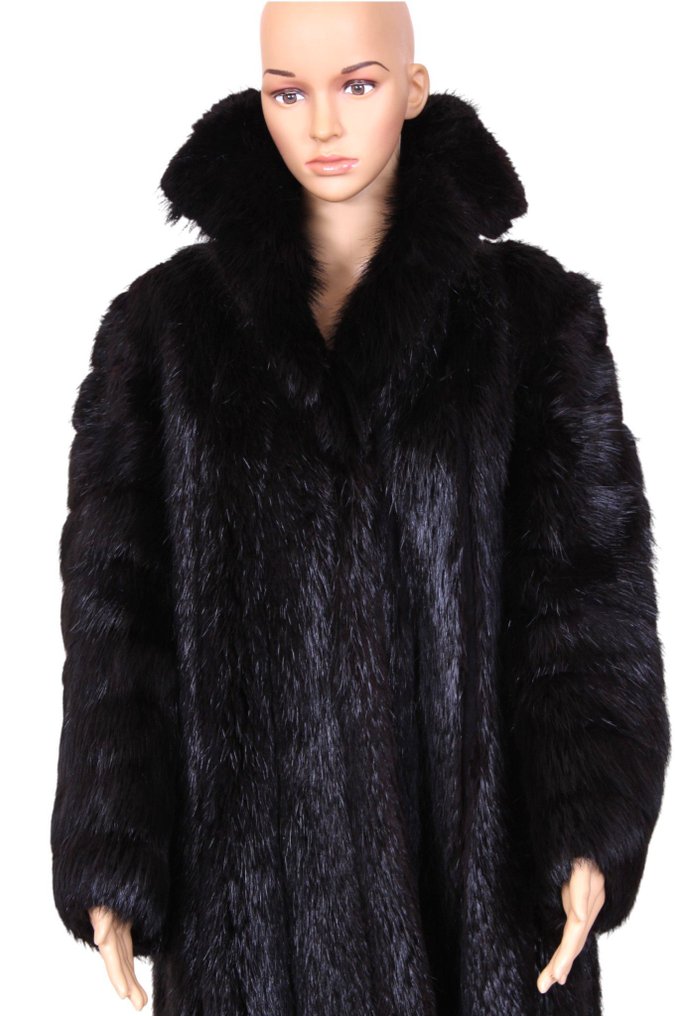 Artisan Furrier - Abrigo de piel #3.2