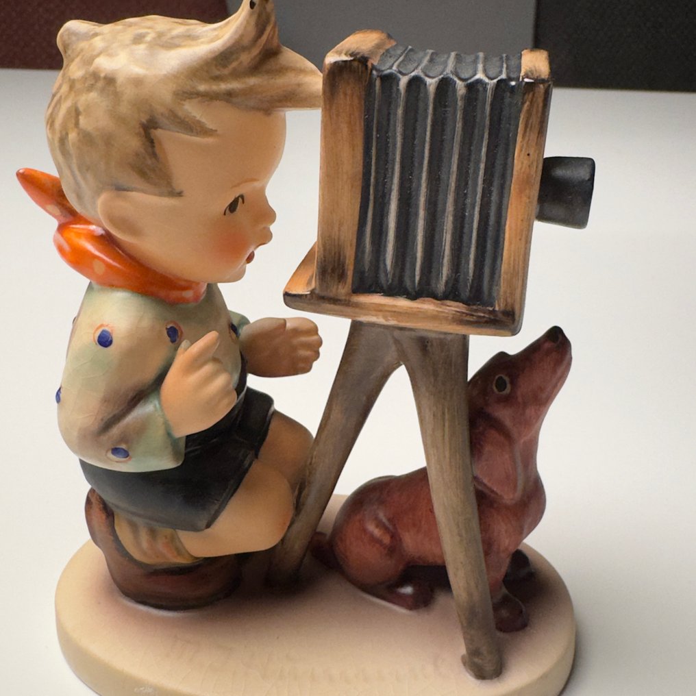 Goebel - Figur - Junge mit Kamera - TMK6 - Porcelæn #2.1