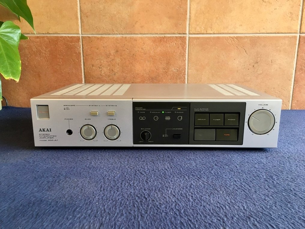 Akai - AM-A1 Solid state geïntegreerde versterker #2.1