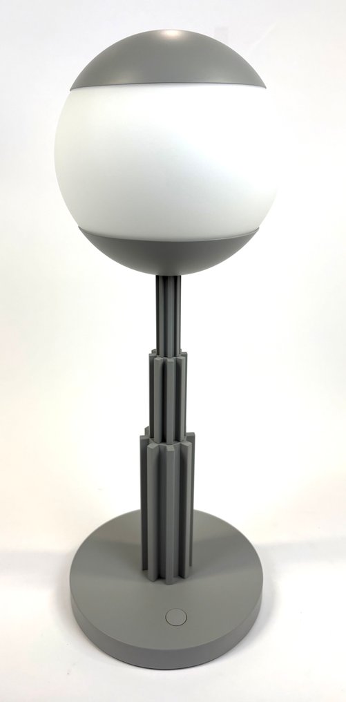 Aldo Rossi - Φωτιστικό - AR04 - Χρωμιωμένο αλουμίνιο, γκρι και γυάλινη σφαίρα. #1.0