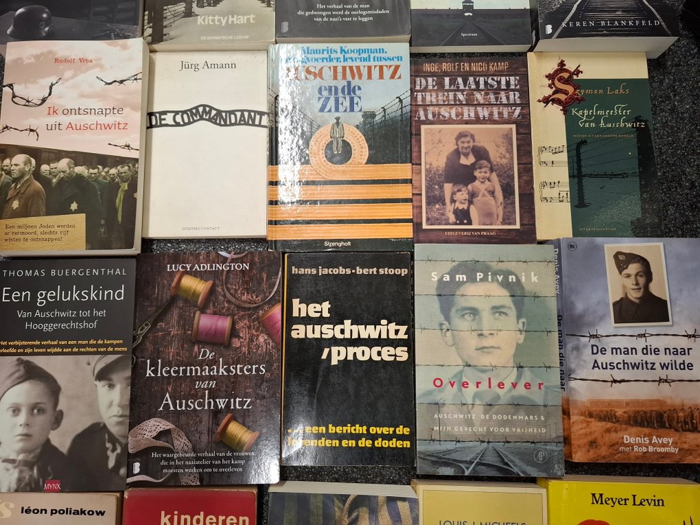 20 leesboeken over concentratiekamp Auschwitz WO 2 - 1965-2024 #3.2