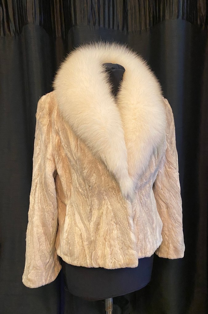 Artisan Furrier - Futro #3.2